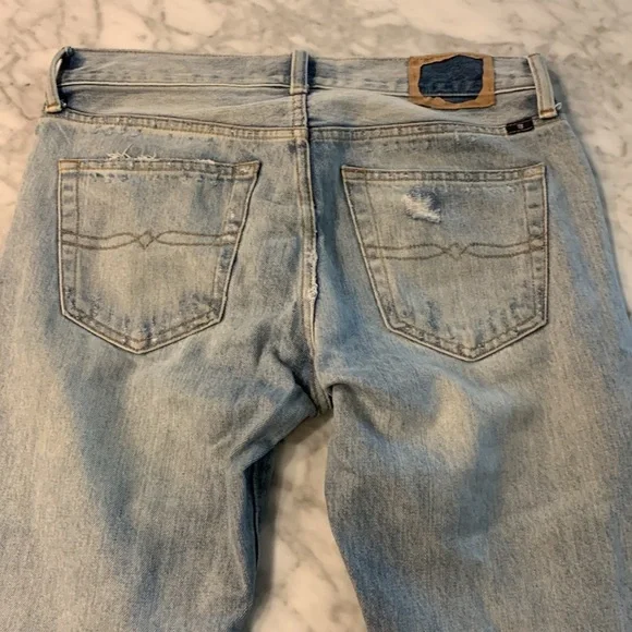 Lucky brand slim distressed light wash jean, 29”x32”